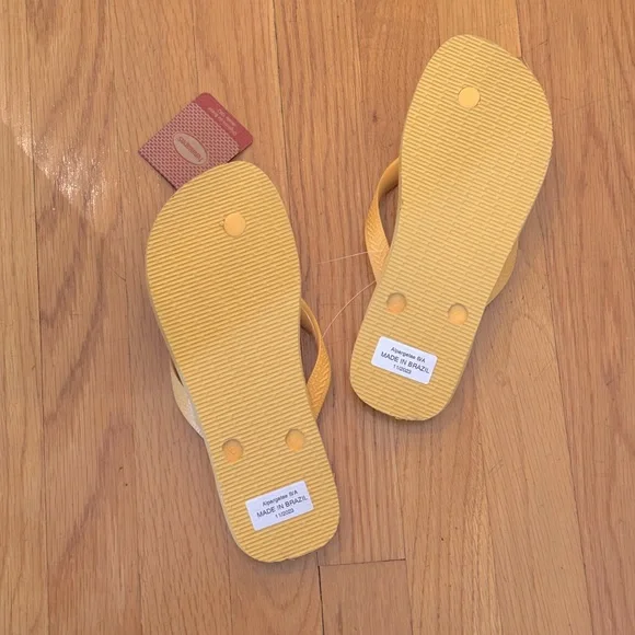 FARM RIO x HAVAIANAS Cheetah Banana Print Flip Flops - Women’s S/M & M/L - New - Picture 5 of 10